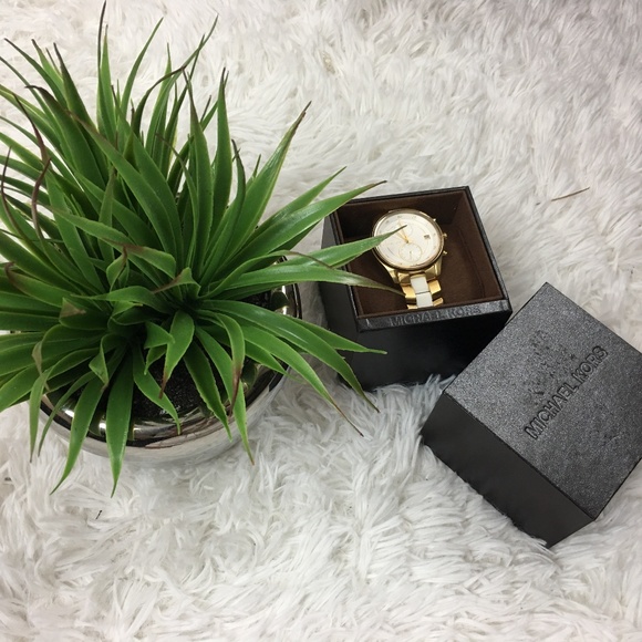 NWT Michael Kors Briar Gold-Tone and White Silicon
